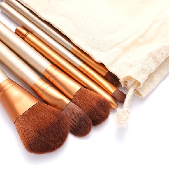 NEW brushes, and bag - Picture 2 of 2